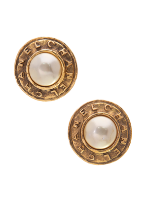 Chanel Vintage Pearl Clip On Earring