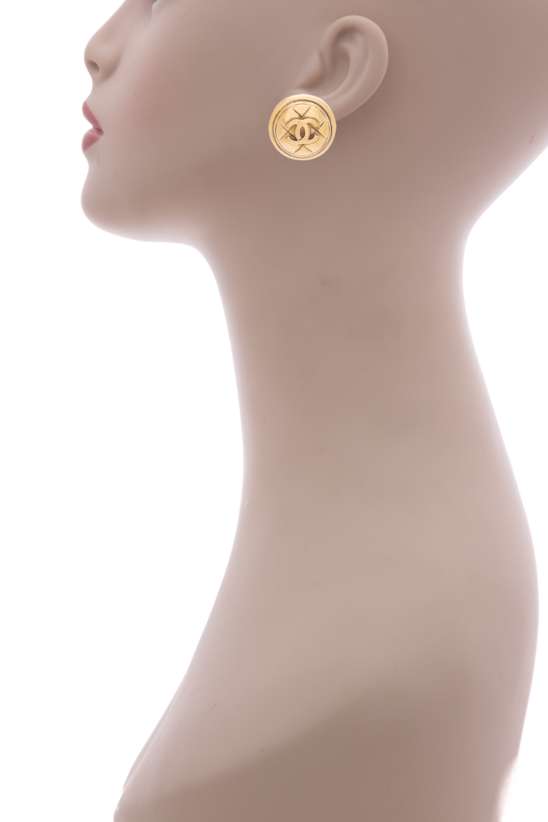 Chanel Gold VTG Round CC Earrings 