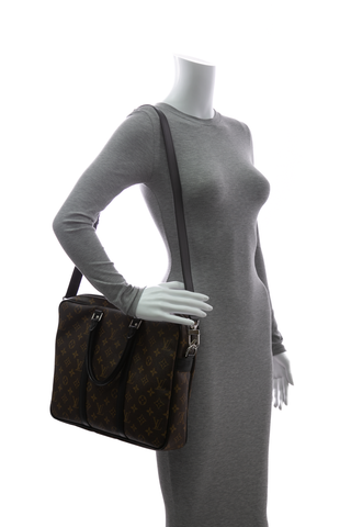 Louis-Vuitton-Porte-Documents-Voyage- PM-Bag-295408