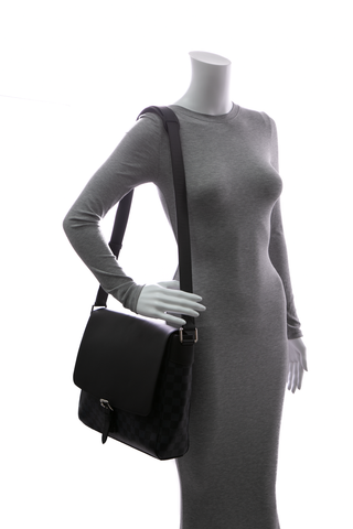 Louis-Vuitton-Newport-MM-Messenger-Bag-291739