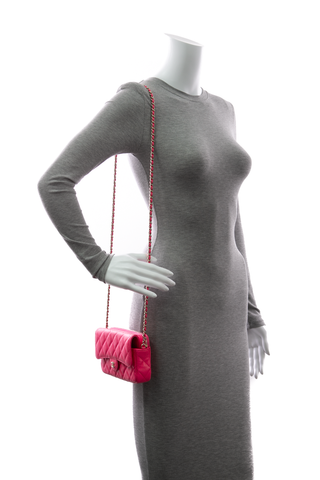 Chanel-Flap-Wallet-on-Chain-297563