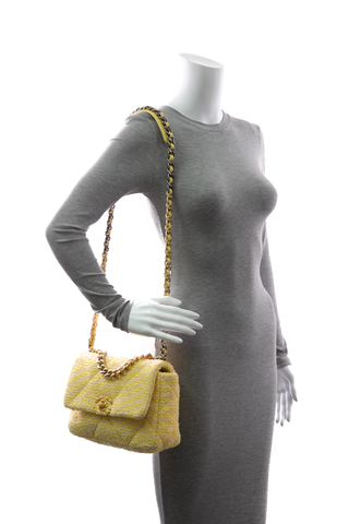 Chanel-Medium-Chanel-19-Bag-298913