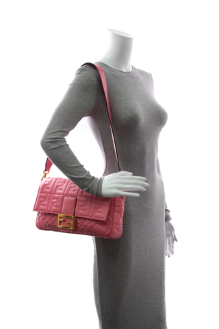 Fendi-Large-Baguette-Bag-298696