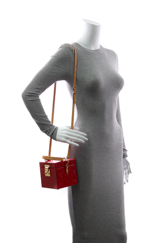 Louis-Vuitton-Bleecker-Box-Bag-299889