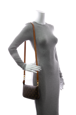 Louis-Vuitton-Pochette-with-Long-Strap-297803