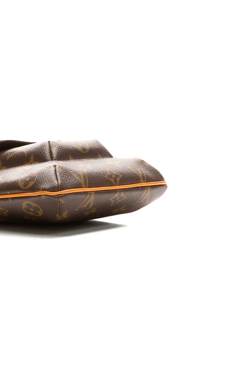 Louis Vuitton - Monogram Partition Wristlet
