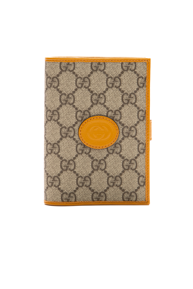 Gucci-Retro-Passport-Case-300698