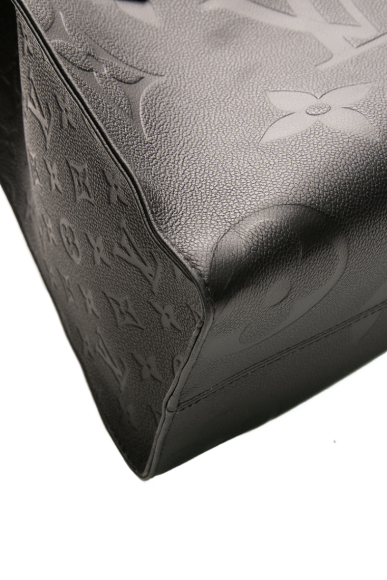Louis Vuitton - Black OnTheGo MM Tote