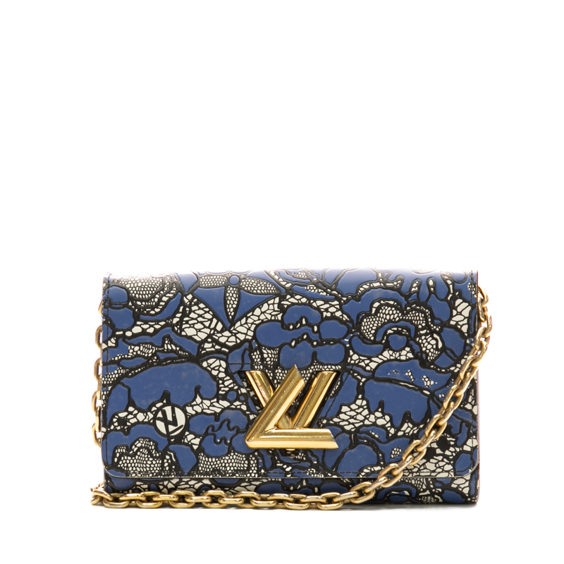 Louis-Vuitton-Twist-Wallet-on-Chain-300970