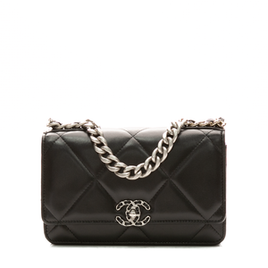 Chanel-Chanel-19-Wallet-on-Chain-300963