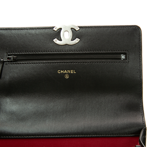 Chanel - Black Lambskin 19 WOC