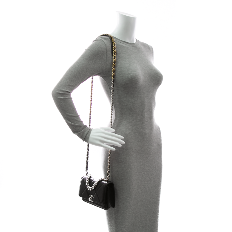 Chanel - Black Lambskin 19 WOC