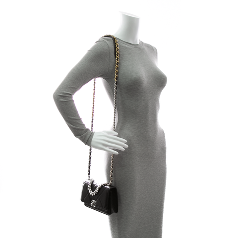 Chanel-Chanel-19-Wallet-on-Chain-300963