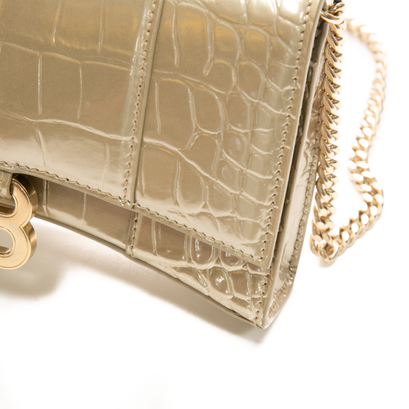 Hourglass Wallet on Chain Bag