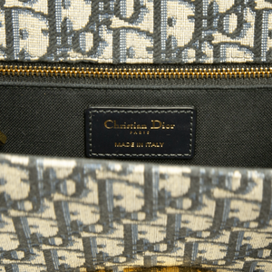 30 Montaigne Flap Bag