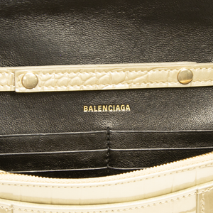 Hourglass Wallet on Chain Bag