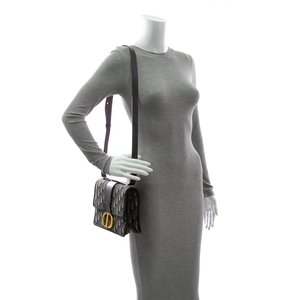 30 Montaigne Flap Bag
