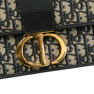 30 Montaigne Flap Bag