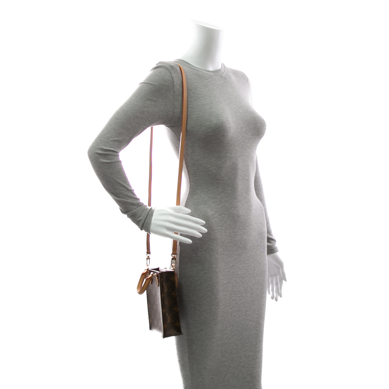 Louis-Vuitton-Petit-Sac-Plat-301077