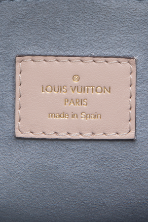 Louis Vuitton On My Side PM