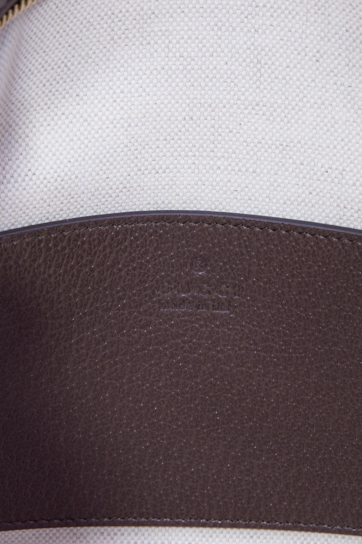  Gucci Jumbo GG Pouch