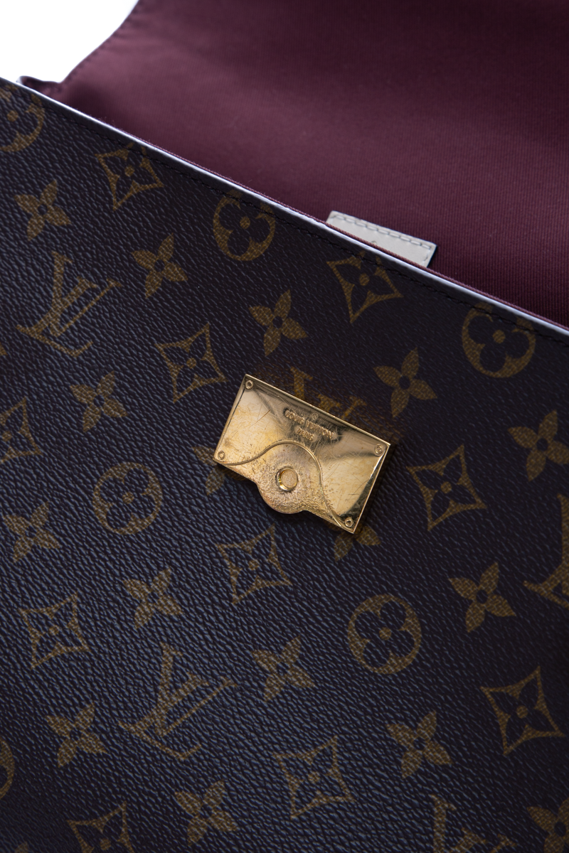 Ca2169 louis vuitton hotsell