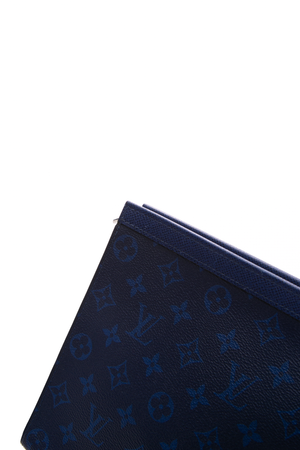 Louis Vuttion Pochette Voyage MM