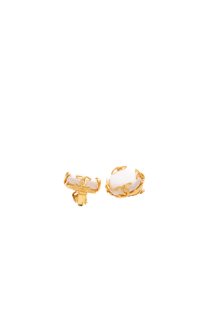 Chanel VIntage Pearl Clip On Earring 