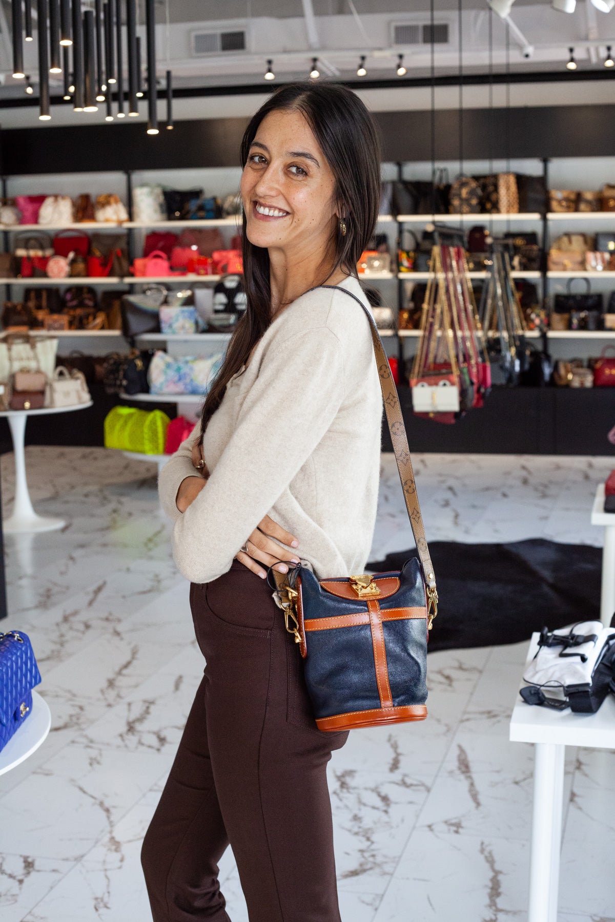 Louis-Vuitton-Duffle-bucket-bag-289959