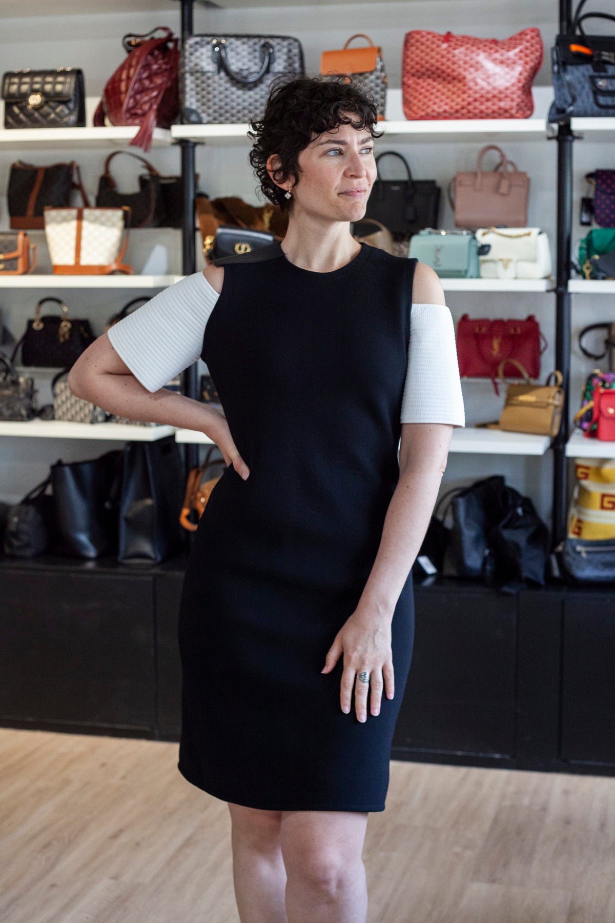Louis-Vuitton-Structured-Sleeveless-Dress-Size-38-293797