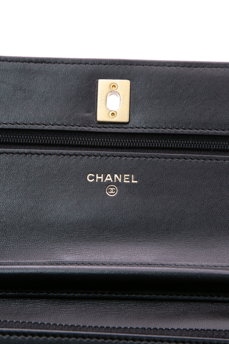 Pearl Crown Wallet On Chain Bag