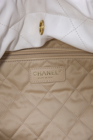 Chanel 22 Handbag