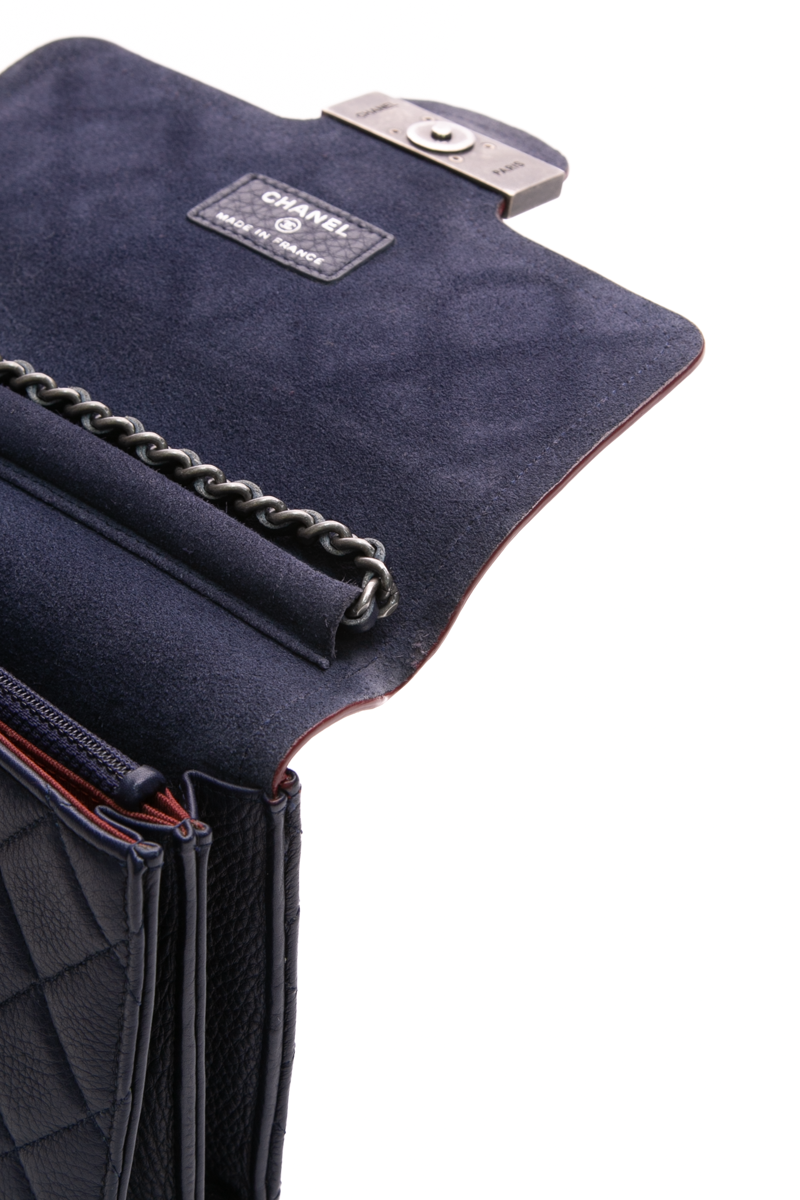 Archi Chic Square Wallet on Chain