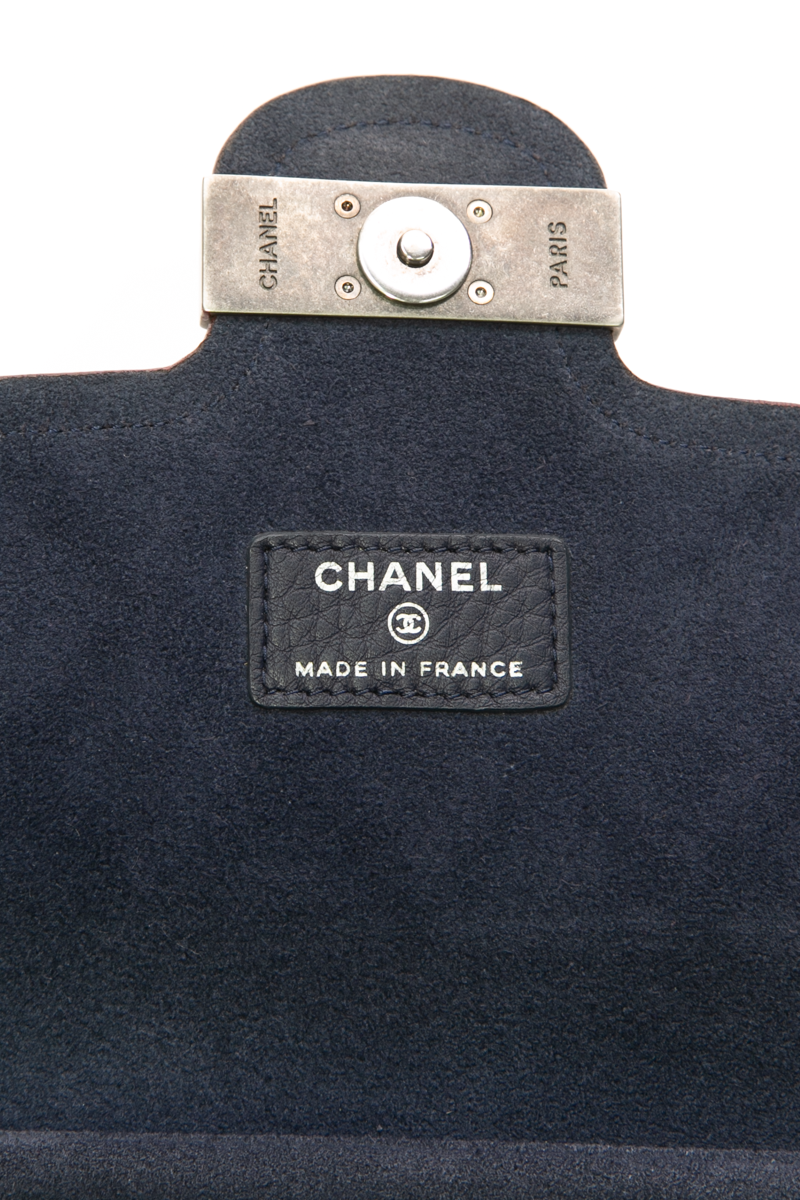 Archi Chic Square Wallet on Chain