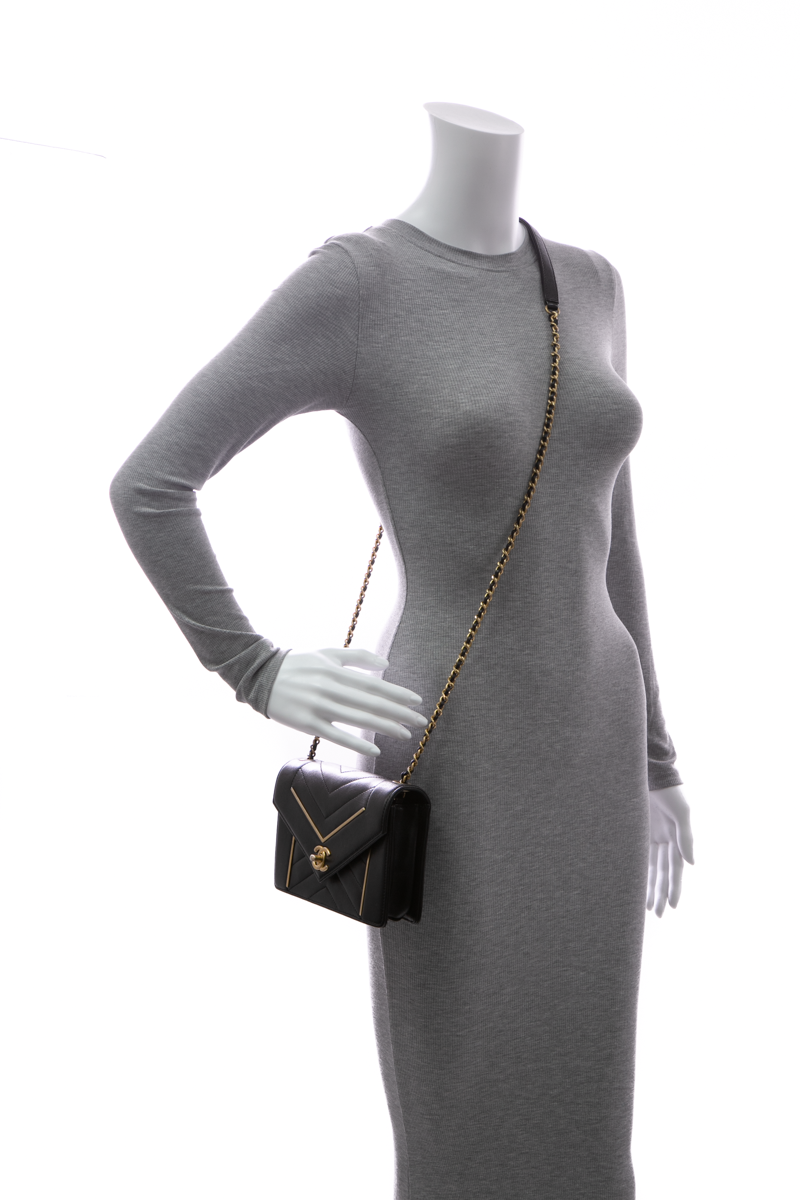 Reversed Chevron Small Flap Bag