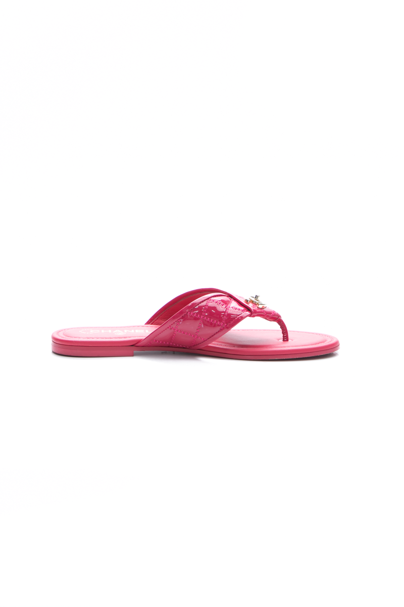 Quilted Turnlock Thong Sandals - Size 37