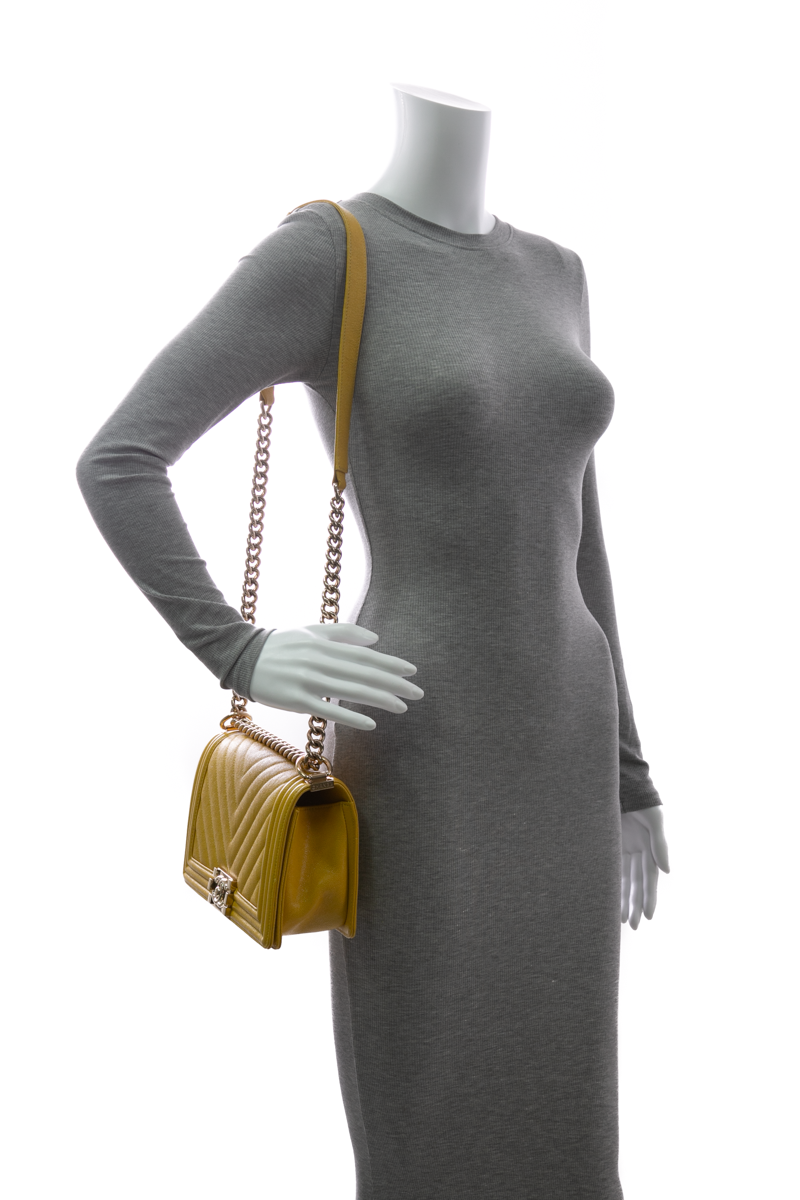 Chanel-Medium-Boy-Bag-295446