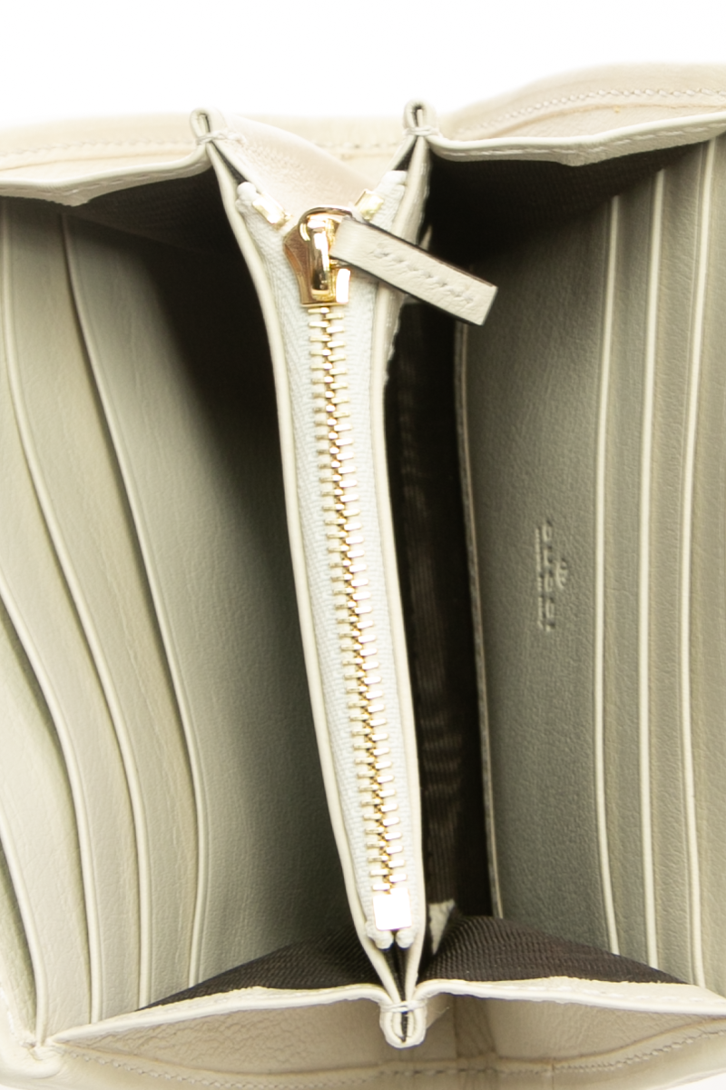 Blondie Medium Chain Wallet Bag