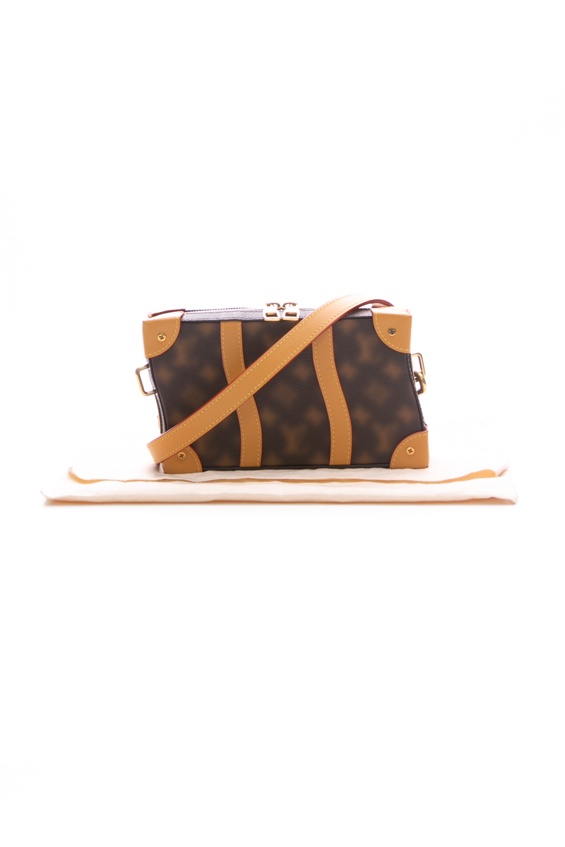 Blurry Trunk Messenger Bag