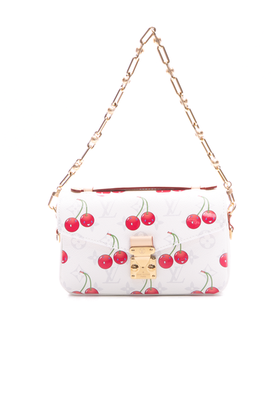 Louis Vuitton アイボリー カメ型ブローチ Which is grabbing your attention? 👀👀New article: Louis Vuitton's