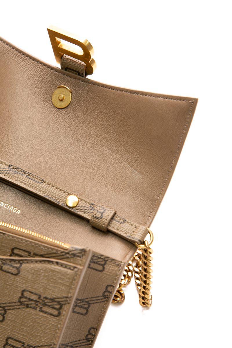 Hourglass Wallet on Chain