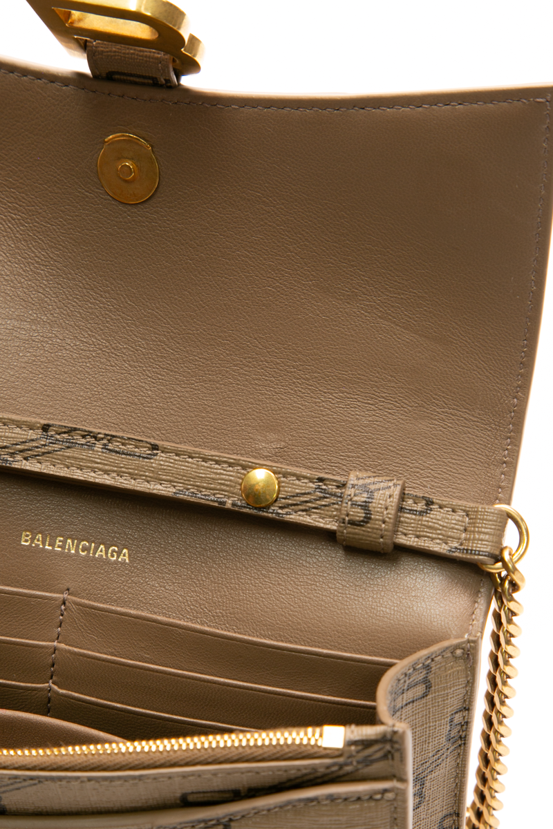 Hourglass Wallet on Chain