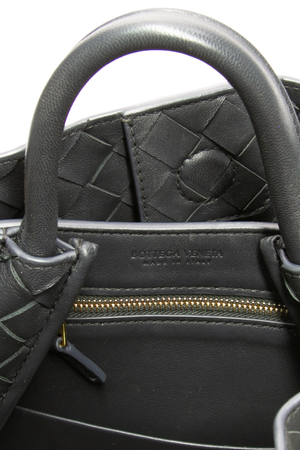 Navy Andiamo Small Chain Bag