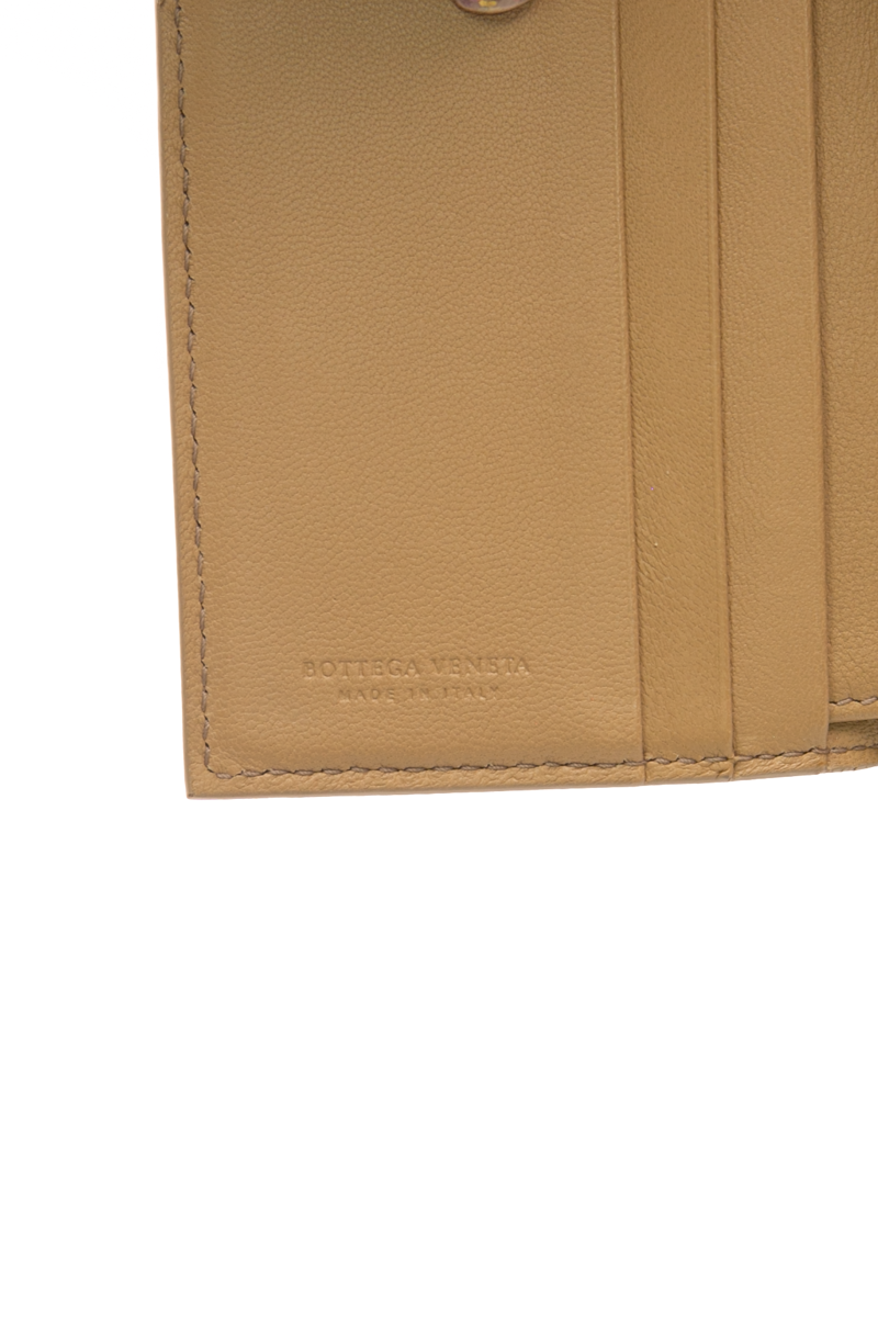 Compact Snap Wallet