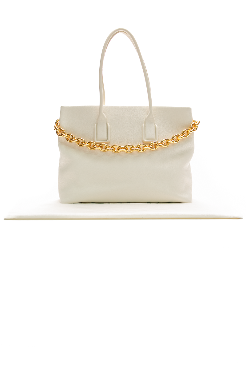 Mount Tote