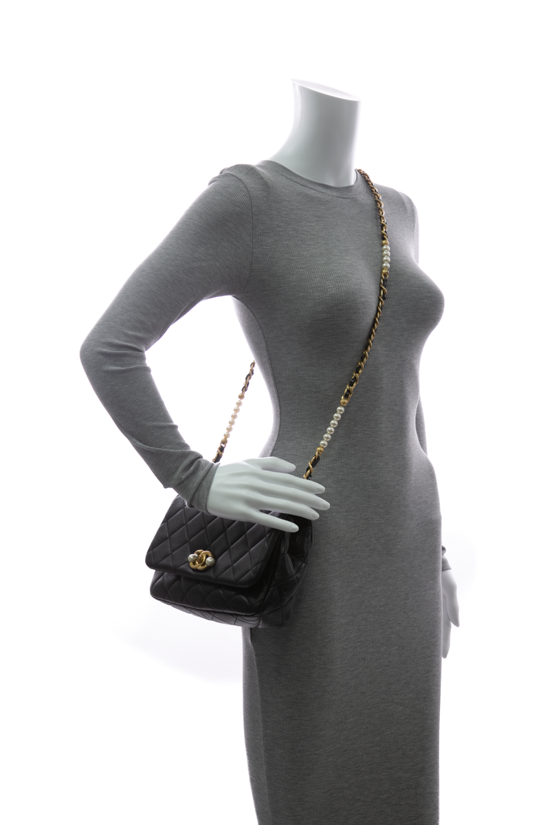 Chanel-Pearl-Flap-Bag-294319