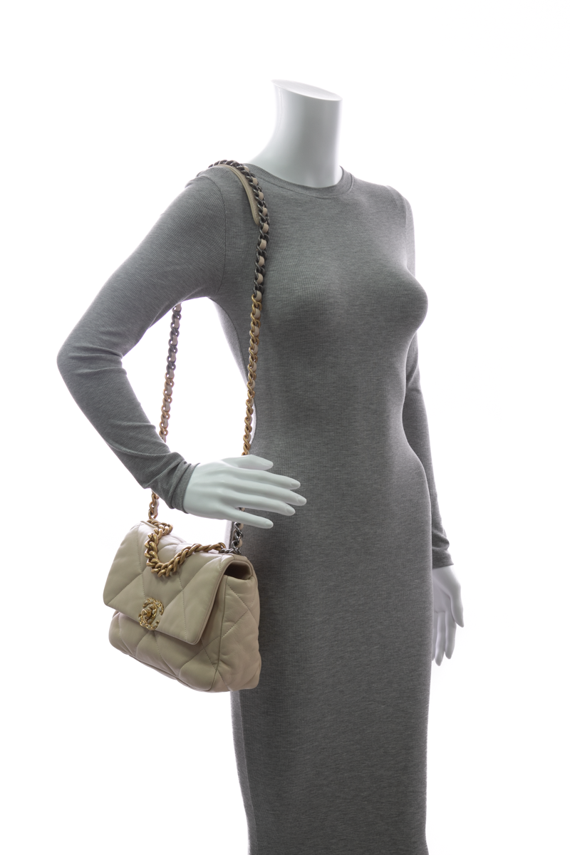 Chanel-Chanel-19-Bag-294322