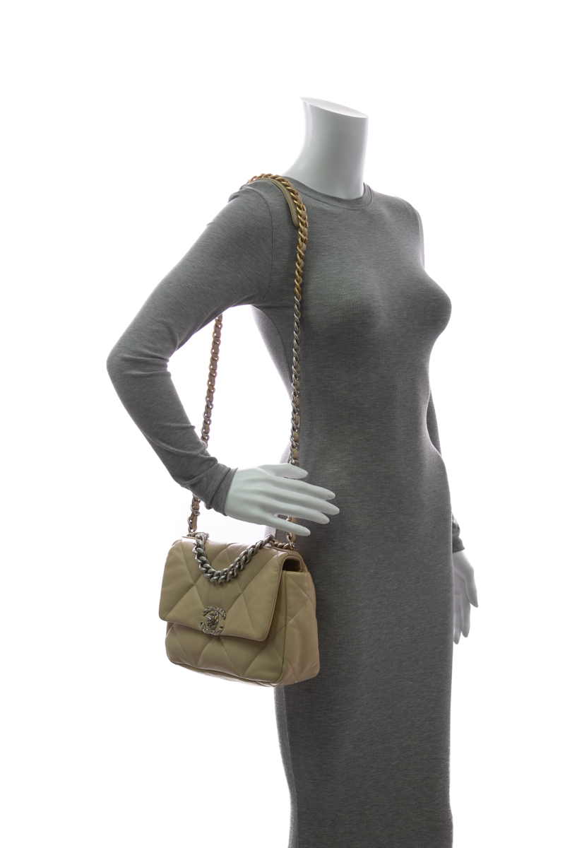 Chanel-Chanel-19-Bag-294775