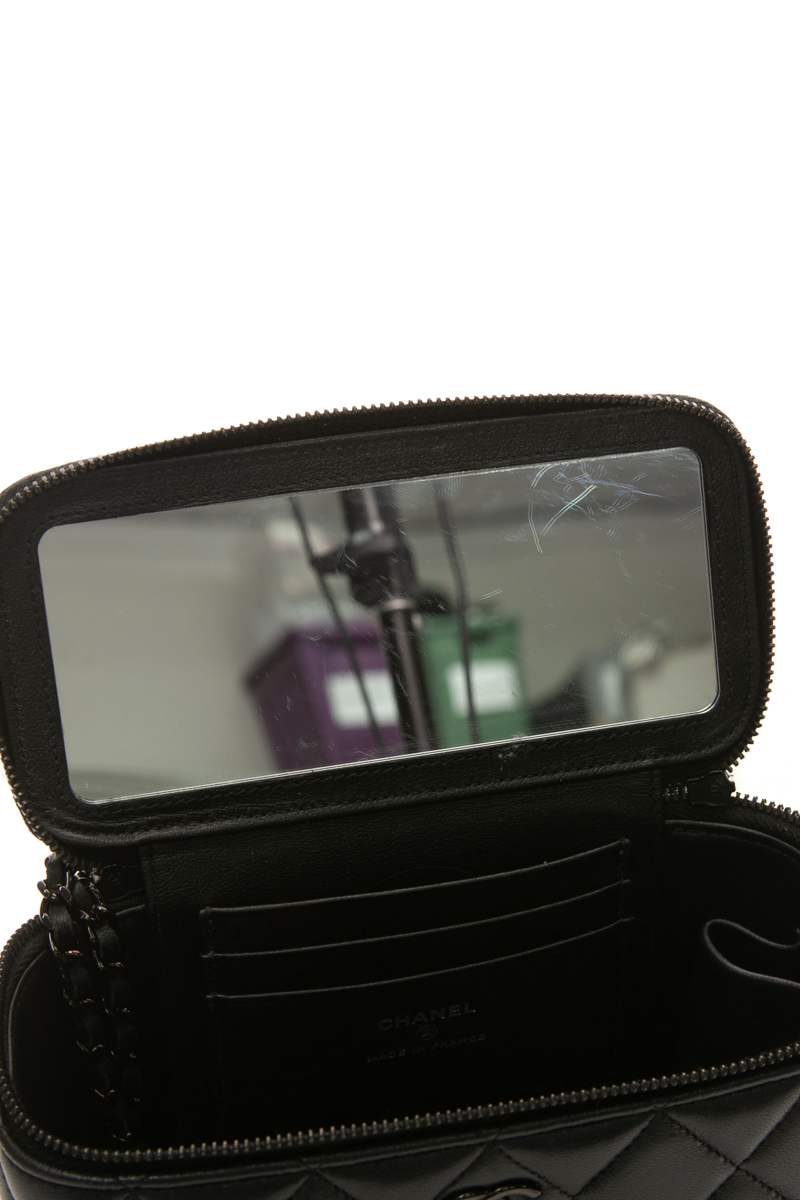 Vanity Case with Chain