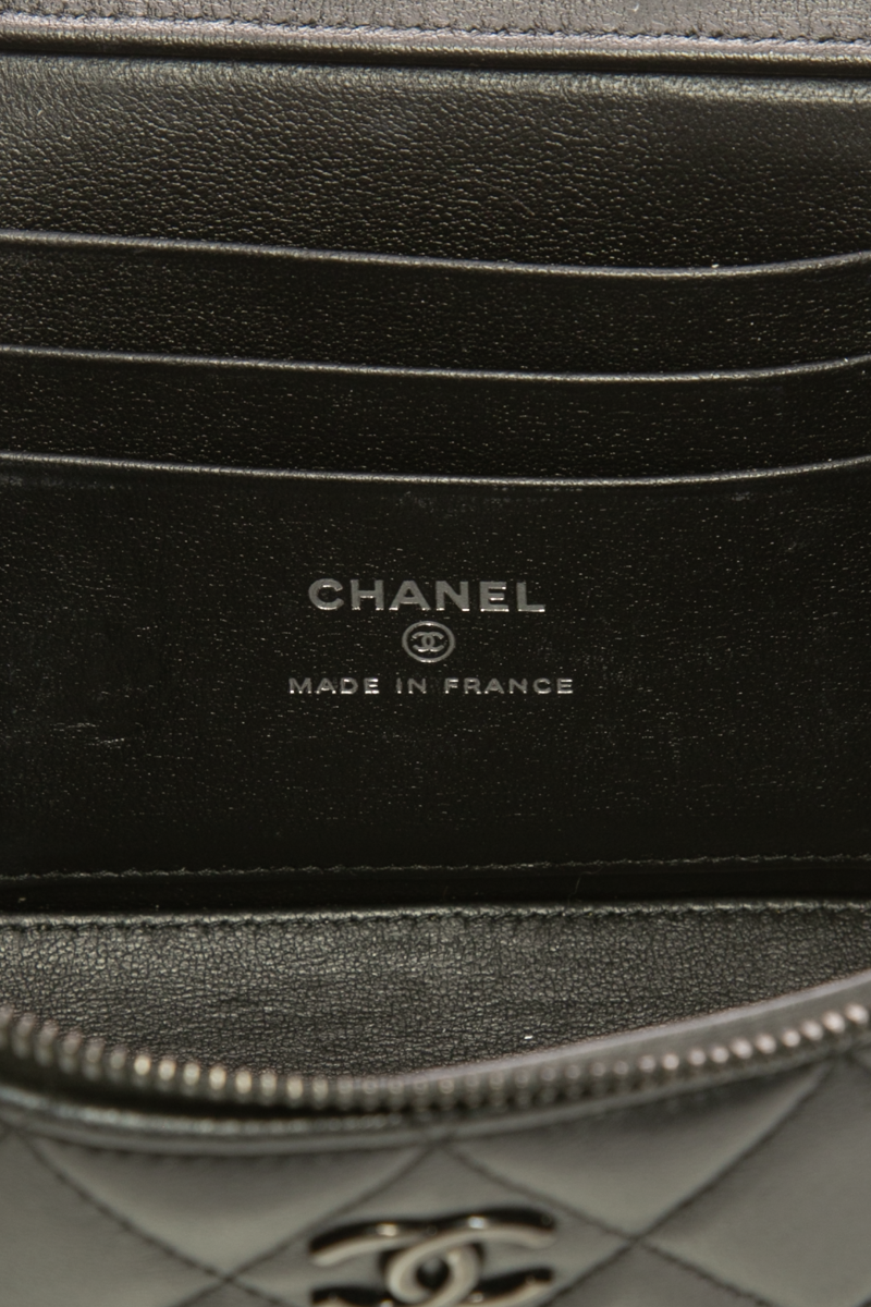 Vanity Case with Chain